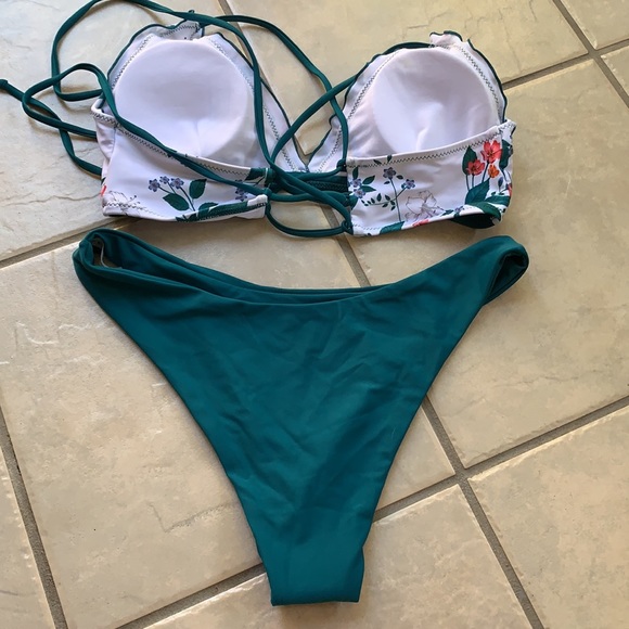 Bathing suit - Picture 2 of 3